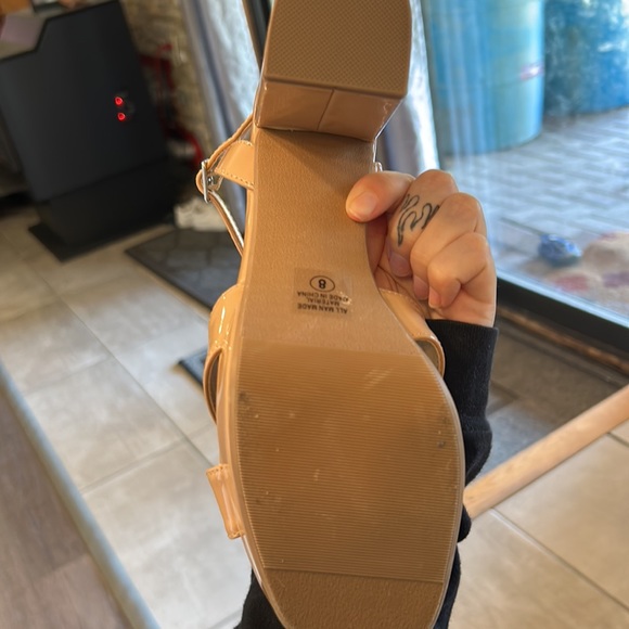 SODA heels - Picture 3 of 6